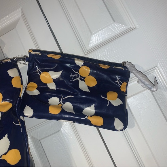 Juicy Couture Pam & Gela Coated Canvas Large Navy Tote Bag Makeup Pouch Set New - Picture 3 of 7